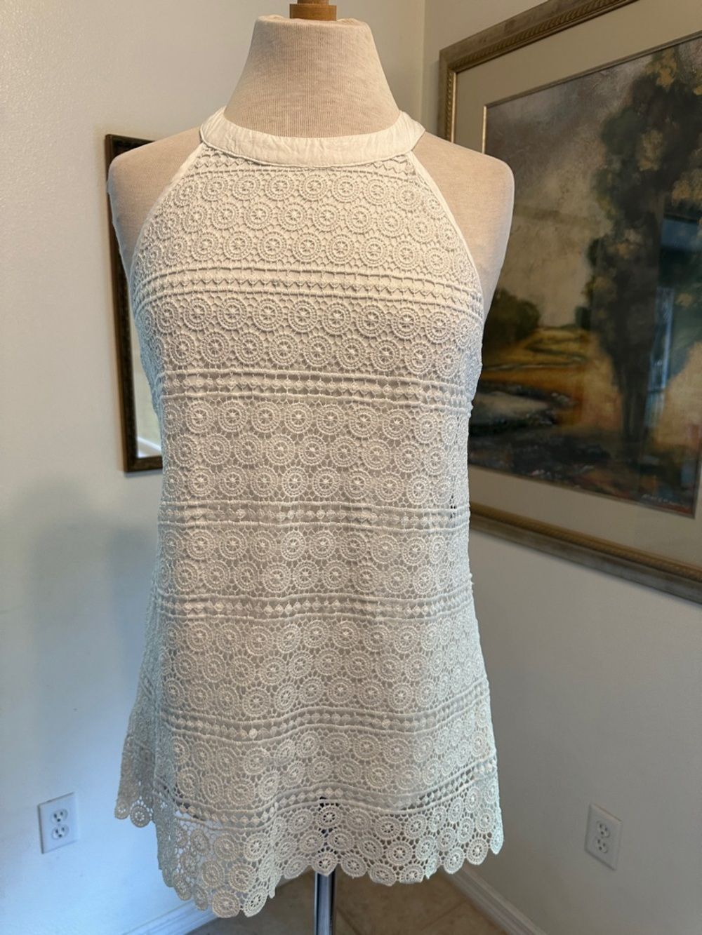 Antibes Blanc Women’s White Lace Halter Top w/ Scalloped Hem Size Medium